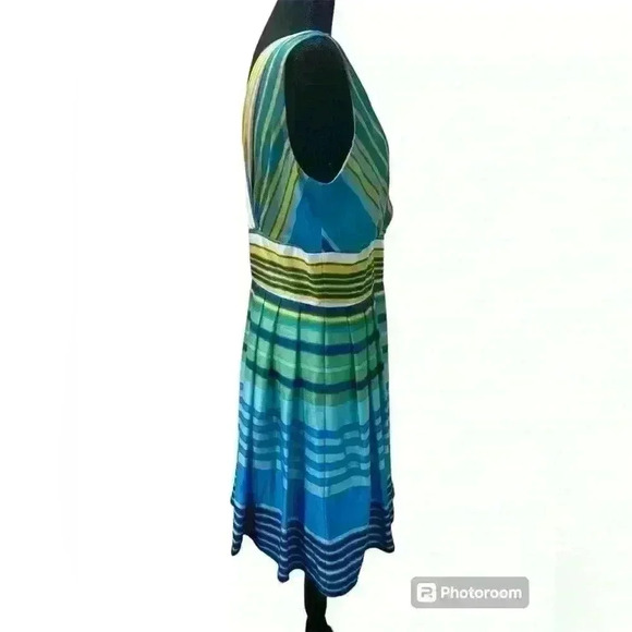 MUSE Gorgeous Fit & Flare Flattering Striped Girly Summer Sun Dress NWT 14 - Picture 4 of 9